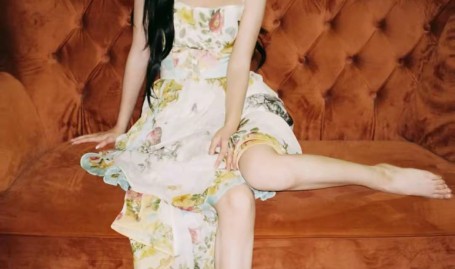 包上恩:碎花裙与嫩脚丫的青春暴击这才是少女该有的模样!2025年6月28日